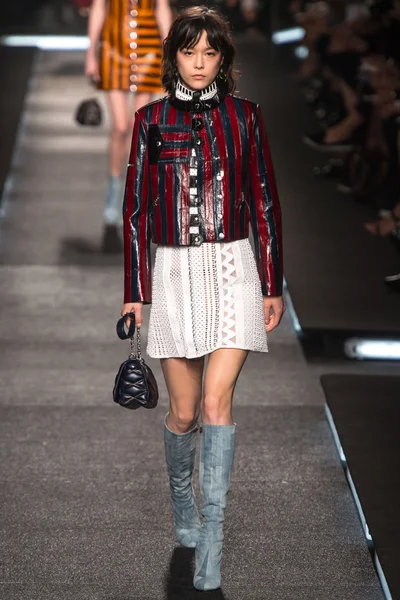 Look 8